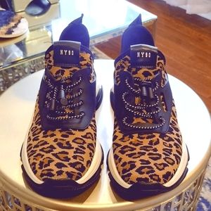 Worn once Steve Madden Ny90 leopard size 9